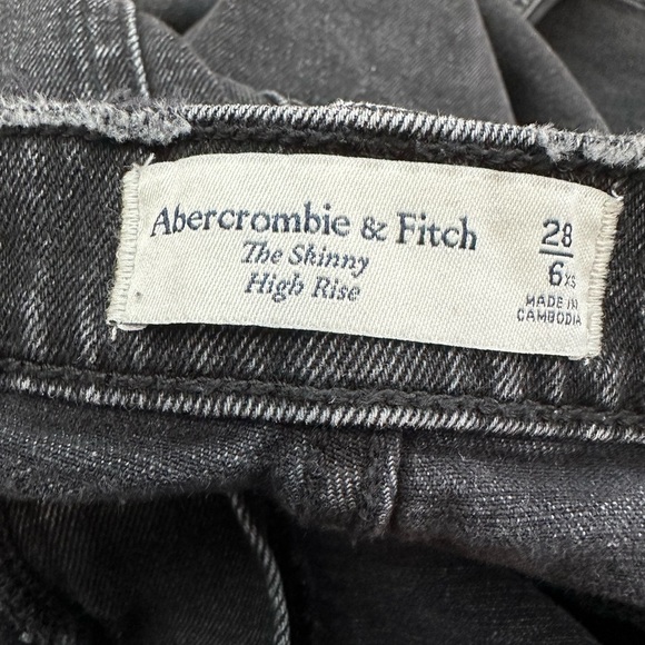 Abercrombie High Rise Skinny Jean - Picture 4 of 4